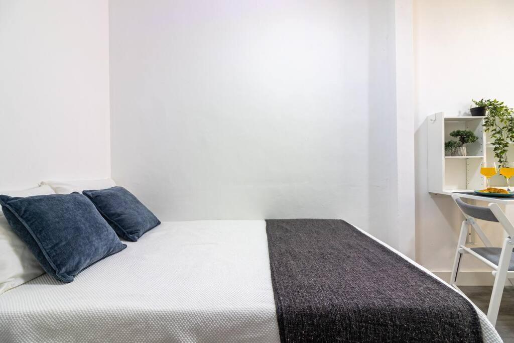 Churruca Apartments! Малага Екстериор снимка